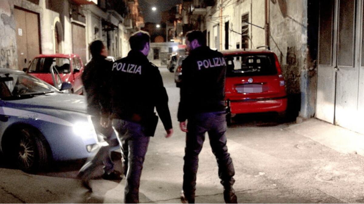 Controllo straordinario rione San Cristoforo: unità cinofila e antiesplosivo - 