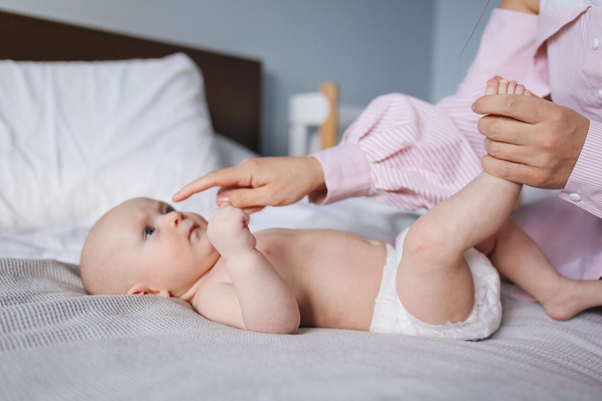 Igiene intima nei neonati: come prevenire le irritazioni e la dermatite da pannolino - 