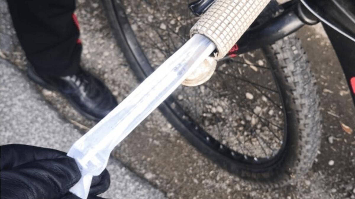 Consegnava droga agli adolescenti utilizzando bici per muoversi: operazione dei Carabinieri - 