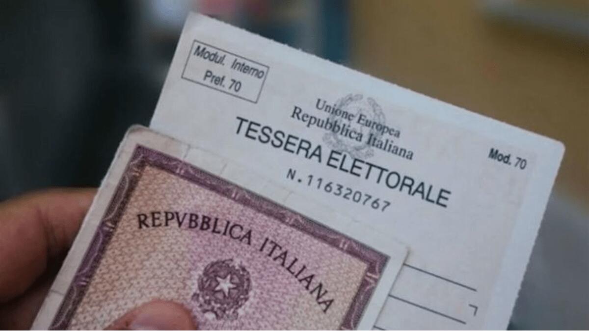 Confusione tra Comune e i sei municipi di Catania riguardo il rilascio delle tessere elettorali - 