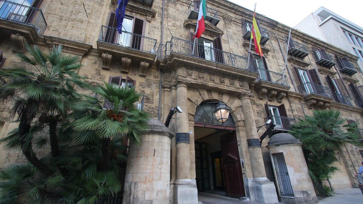 Richiamati in servizio ex impiegati regionali: dimenticati i dipendenti di categoria A e B, e i giovani - 