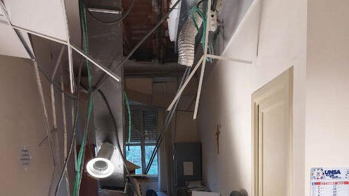Crolla il soffitto di uno degli uffici del Gip di Catania - 