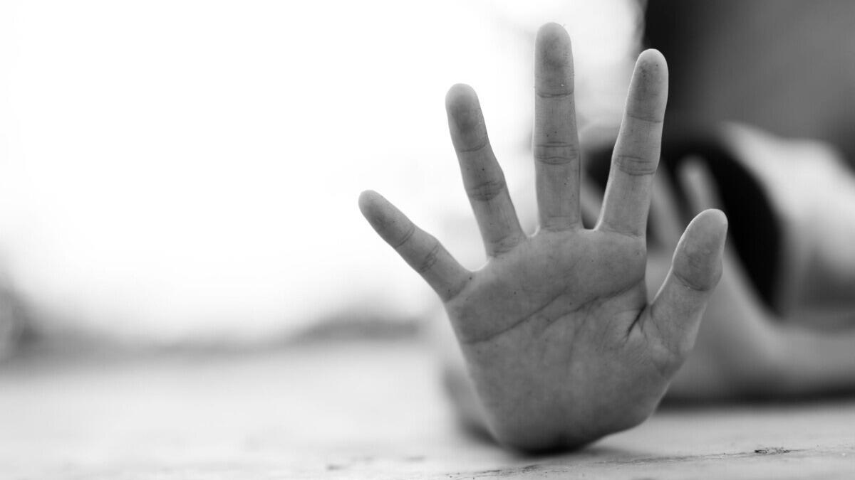 "Professoressa, mio padre fa come il fidanzato", 36enne arrestato per violenza sessuale (I FATTI) - 