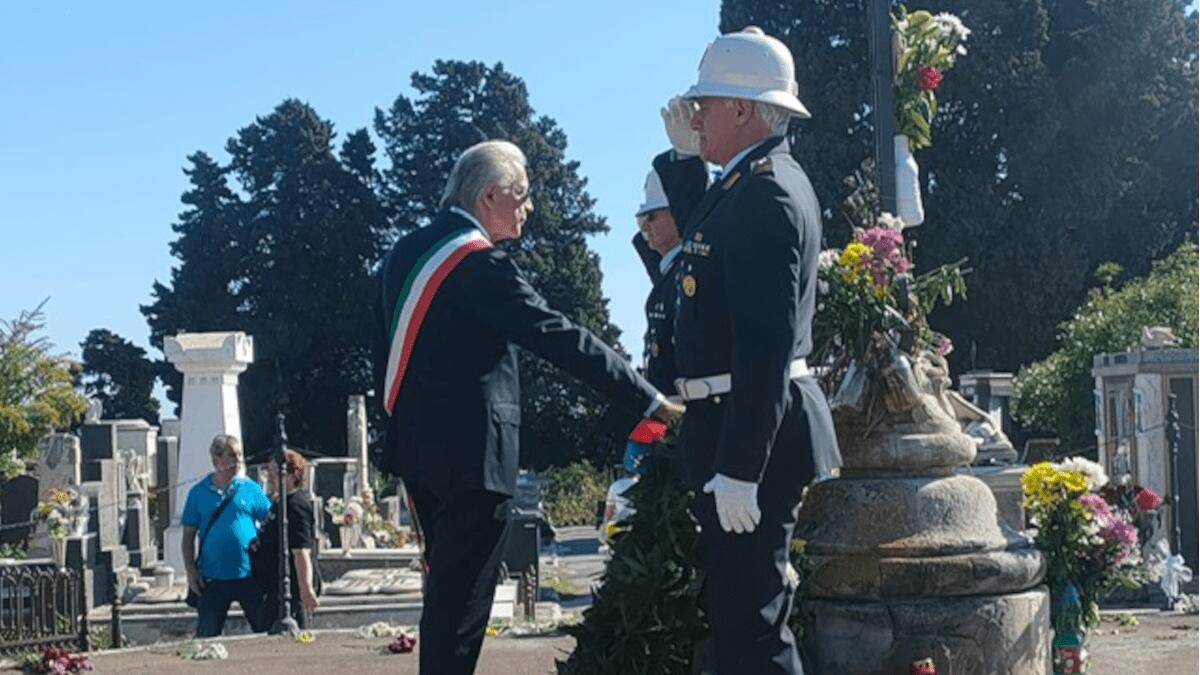 Commemorazione Defunti: Commissario visita Cimitero e omaggia i caduti di guerra (I DETTAGLI) - 
