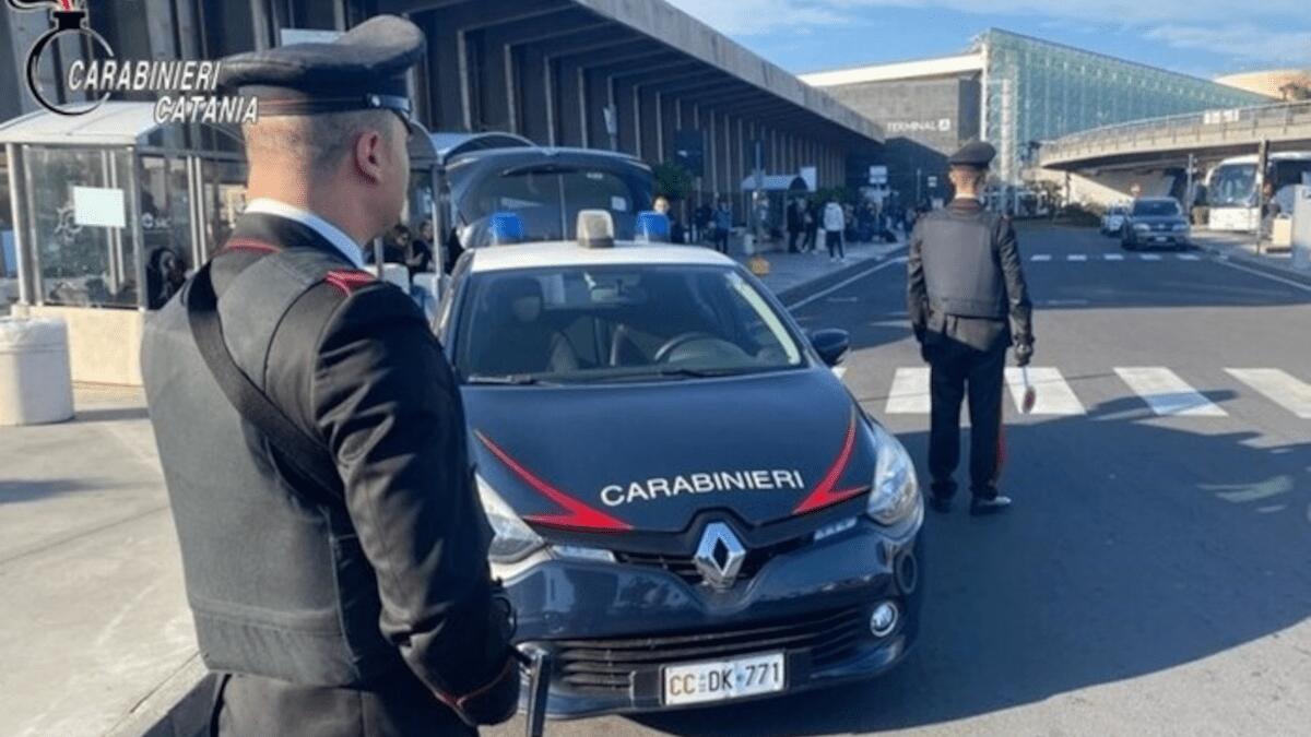 Scoperti autisti Ncc abusivi all’aeroporto di Catania: sequestrate nove auto e denunciati in nove - 