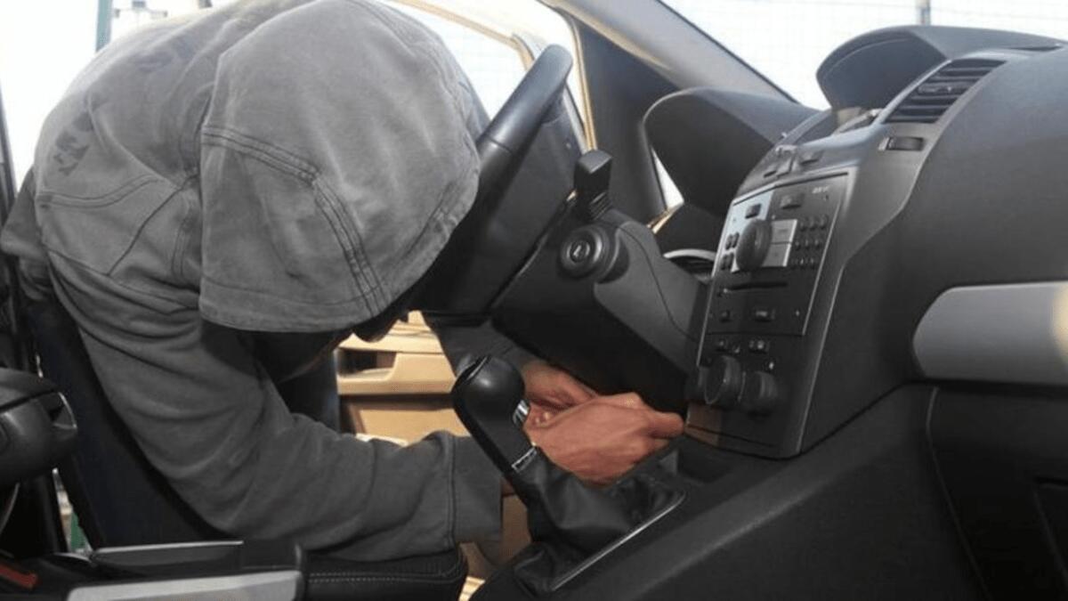 Giovane pluripregiudicato ancora in giro a rubare auto: doveva essere agli arresti domiciliari (I DETTAGLI) - 