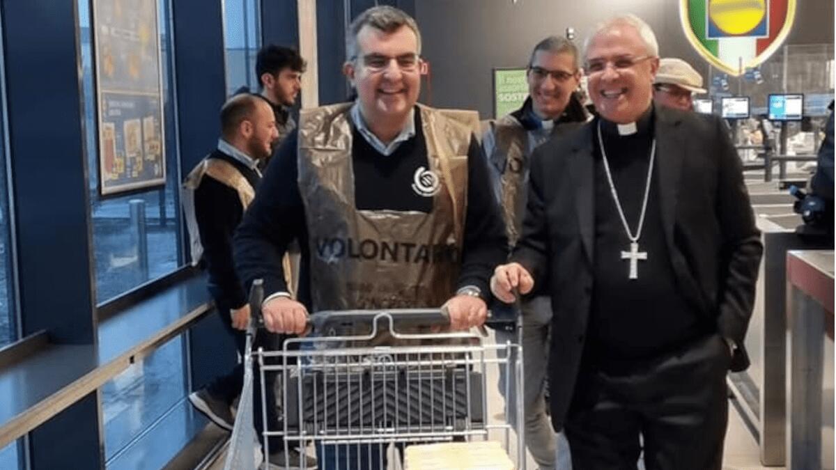 L’Arcivescovo di Catania Mons. Luigi Renna protagonista della Colletta Alimentare catanese - 