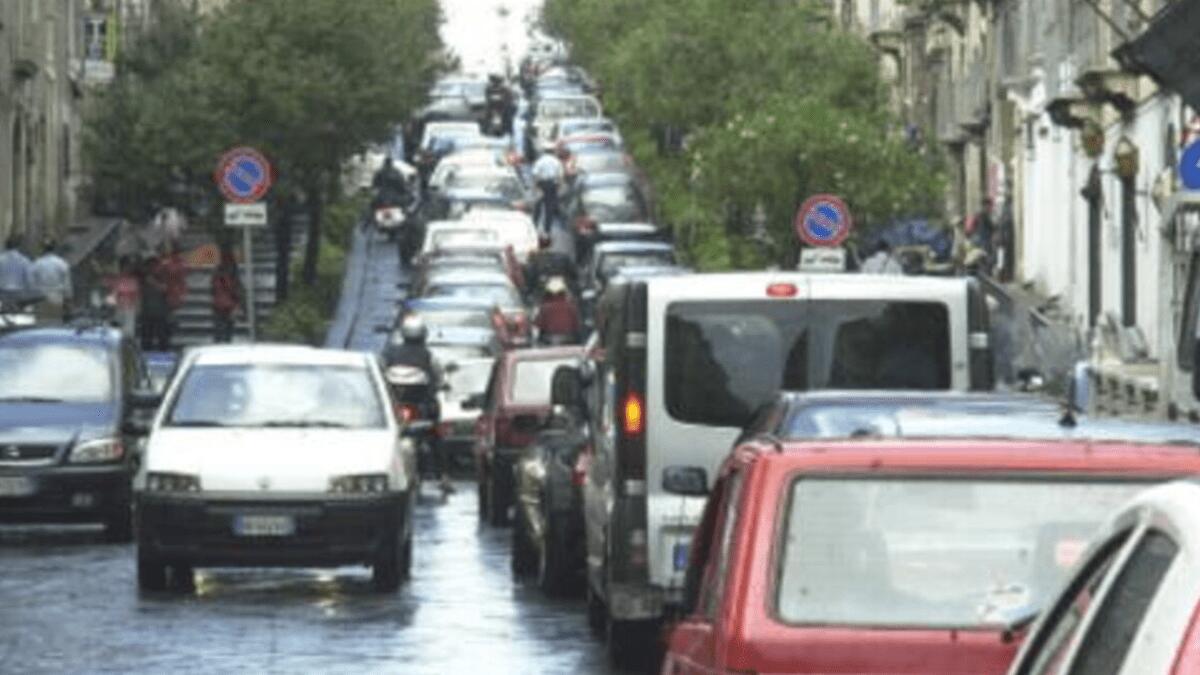 Chiusura al traffico di via Antonino di Sangiuliano: la scelta per evitare la mala movida (I DETTAGLI) - 