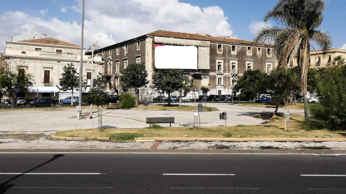 Nelle mani di nessuno: si attende la Promenade e si trascura “u passiaturi” in piazza dei Martiri» - 