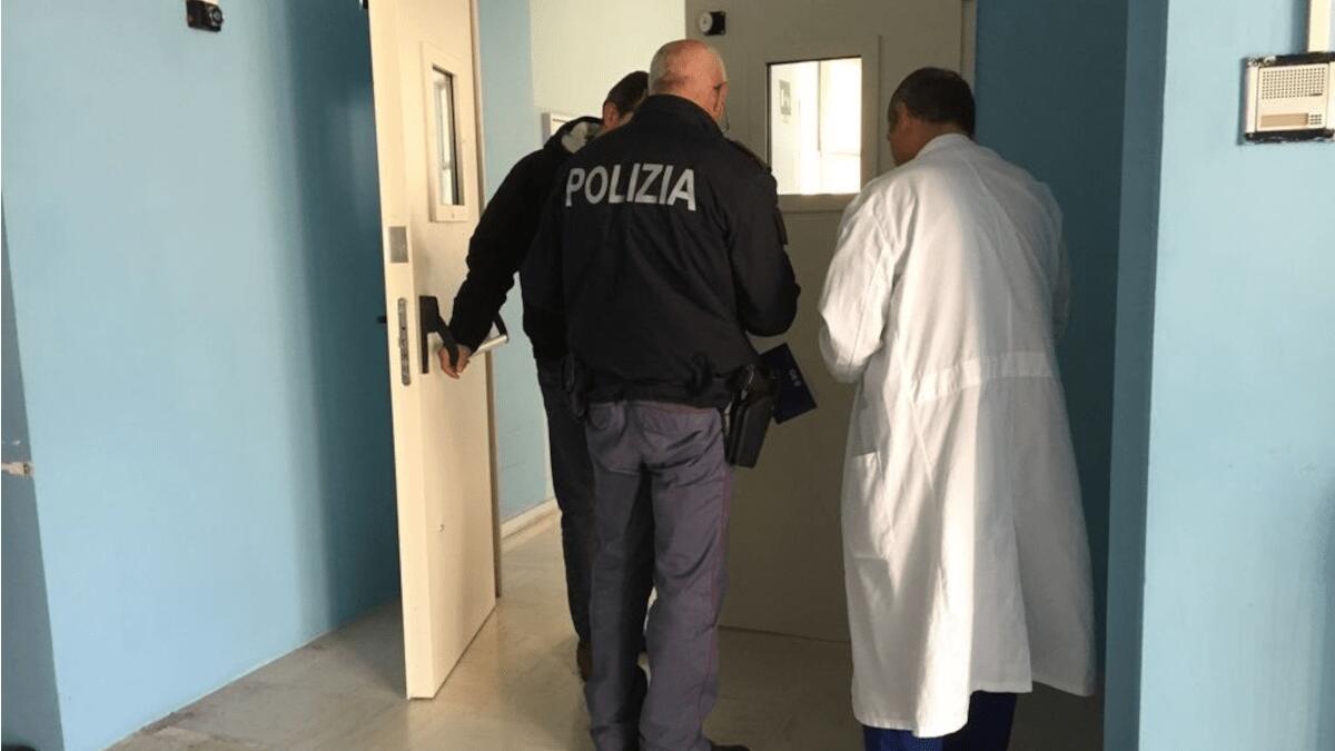 Fa di tutto per ottenere i domiciliari e “fugge” all’ospedale con la madre: la donna è una sconosciuta - 