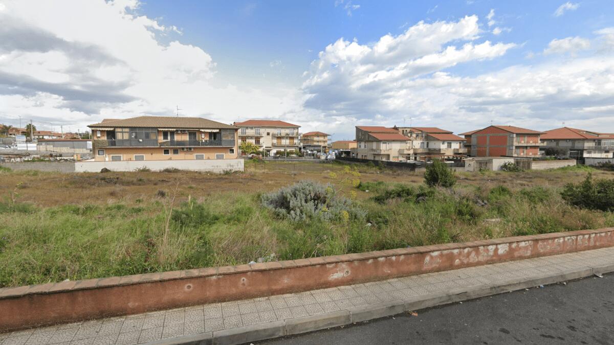 Comune compera un terreno vicino a un plesso scolastico per farne un parcheggio (I DETTAGLI) - 