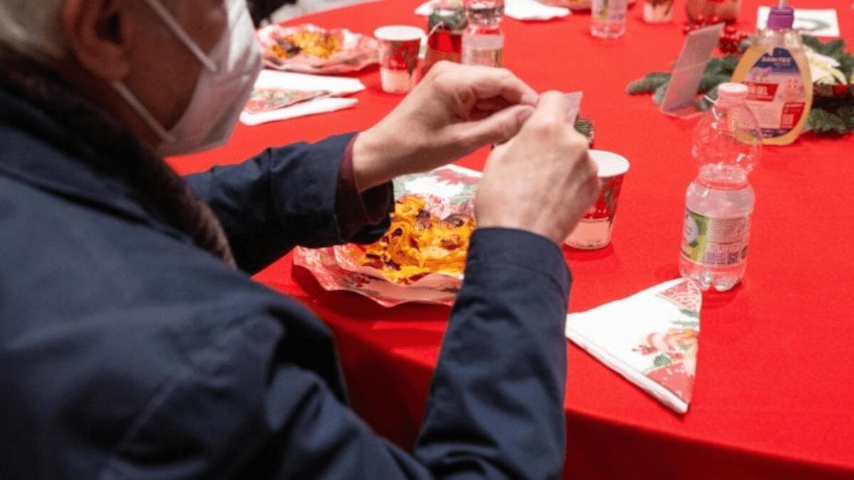 Il pranzo di Natale solidale del Comune di Catania per i cittadini svantaggiati (merito dei privati) - 