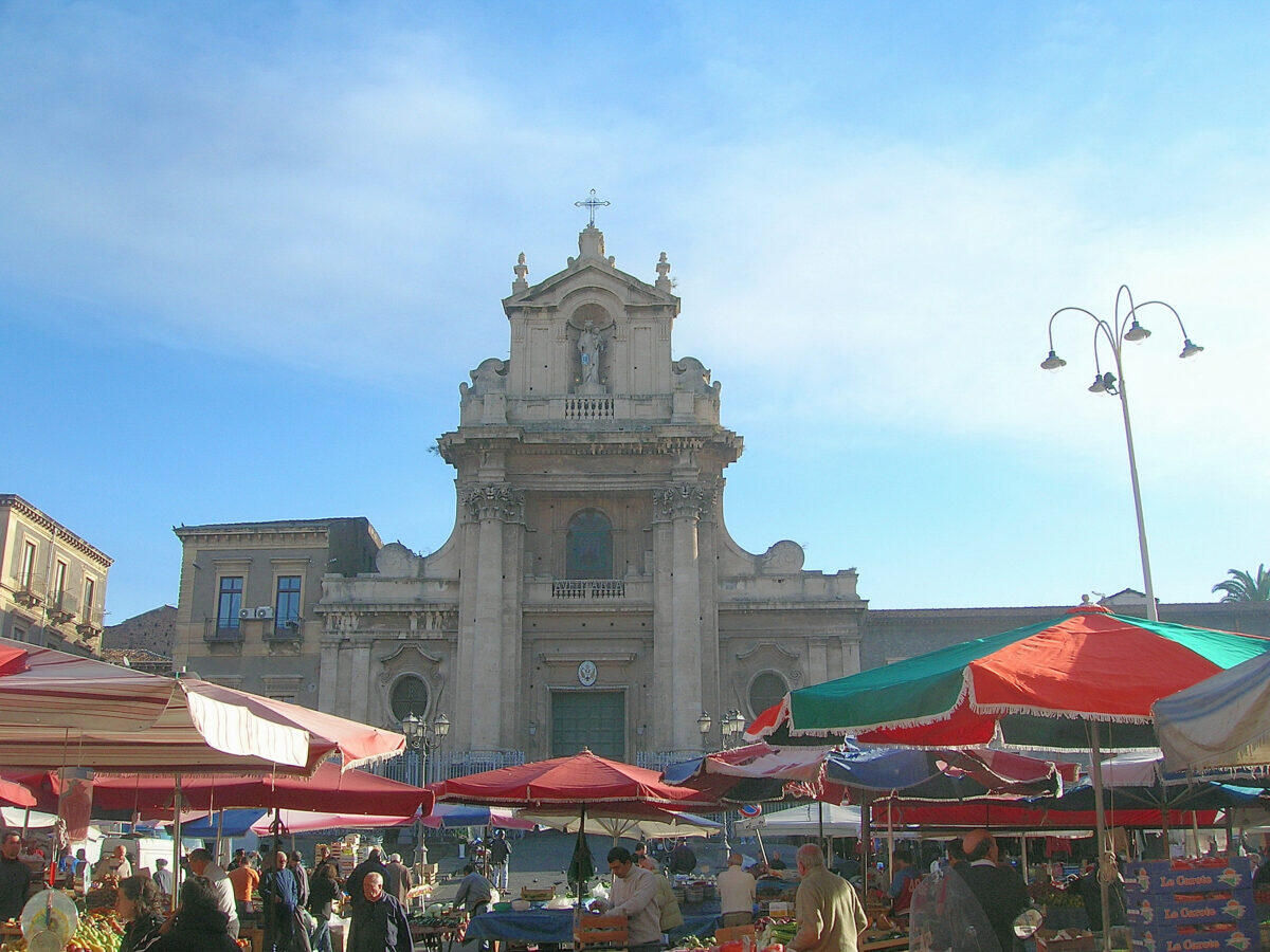 Mercatino delle Pulci “sloggia” per le festività agatine (I DETTAGLI) - 