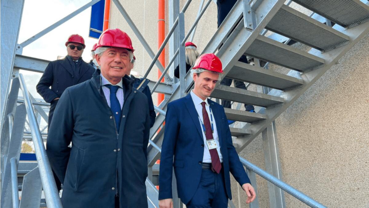 Nuove speranze per STMicroelectronics: sopraluogo del ministro Urso per nuovi investimenti - 