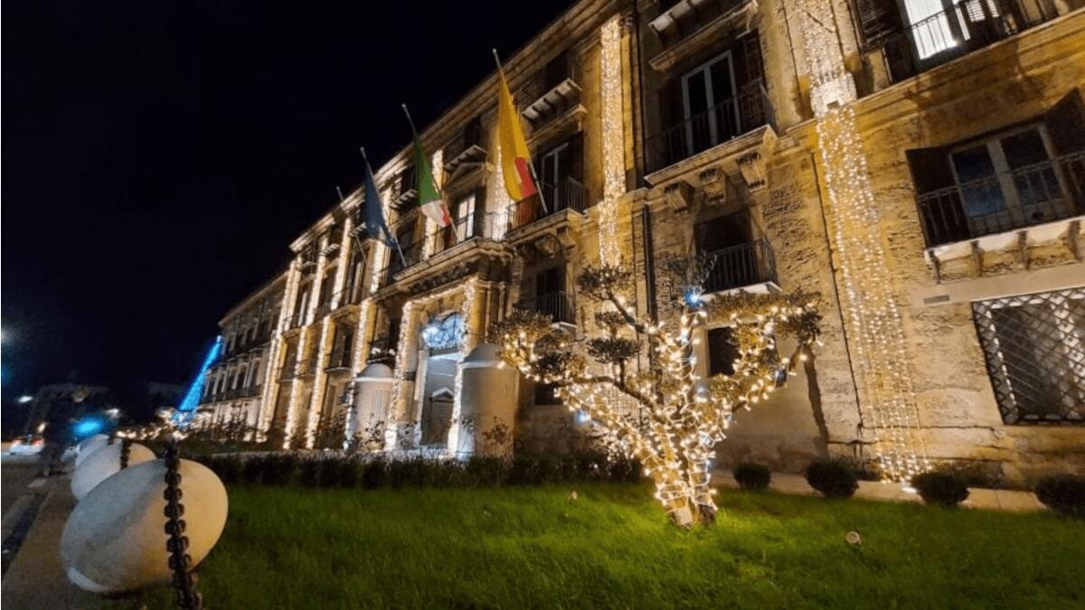 Bel Natale per la Regione Siciliana: spesi 91.000 euro, 7.000 solo per un televisore (I DETTAGLI) - 