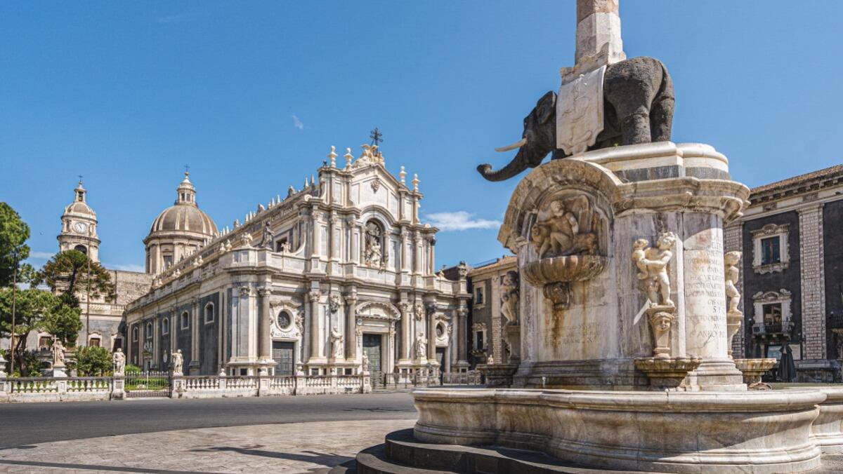 Catania, i 10 Luoghi da non perdere. La guida definitiva per un'esperienza indimenticabile - 