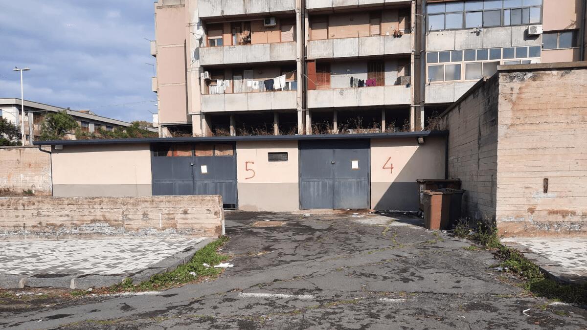 Costruiti 4 immobili nei terreni comunali nel silenzio generale del quartiere: la scoperta della Municipale - 