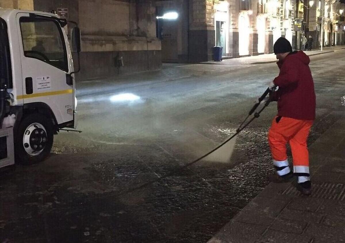 Rimozione della segatura e della cera post Sant'Agata: ecco quali vie riaprono al traffico - 