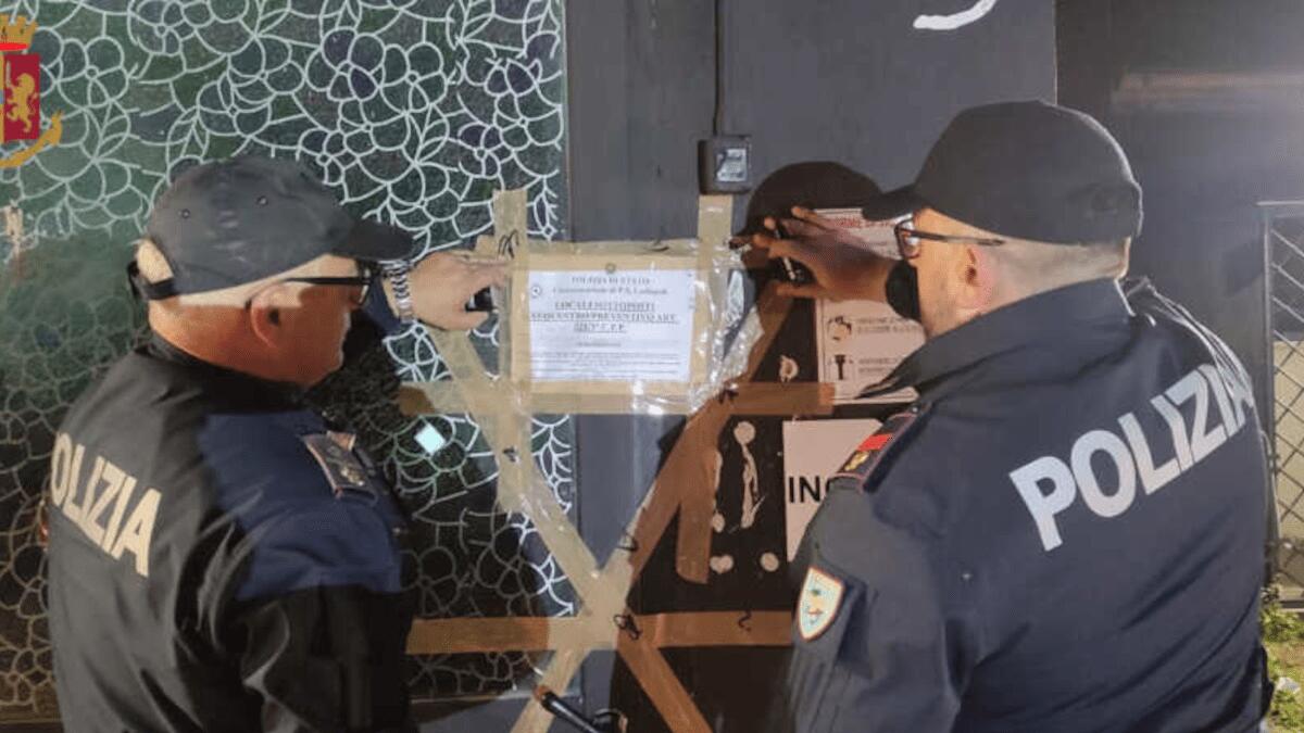 Discoteca abusiva scoperta dalla Polizia: c’era persino il privé a “soli” 25 euro a persona - 