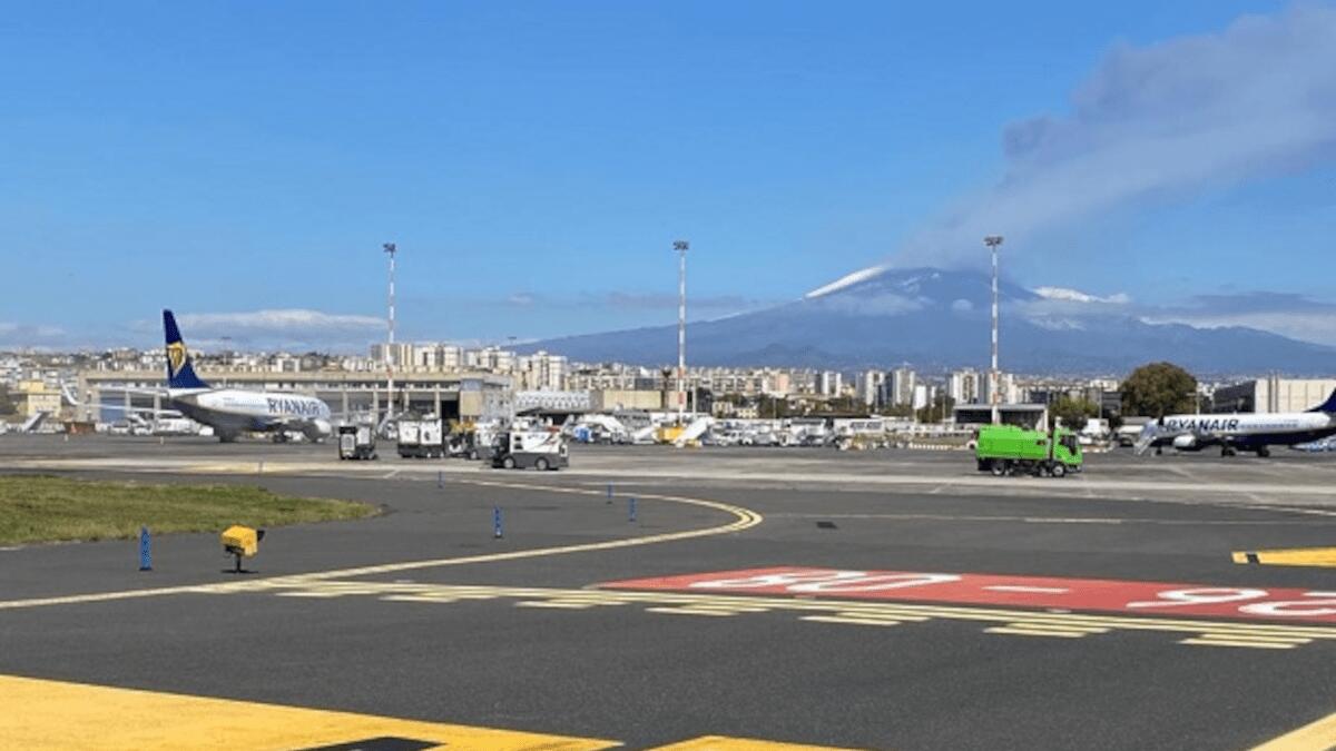 Simulazione incidente all’aeroporto di Catania: cos’è successo al Boeing B737-800 della February Airline - 