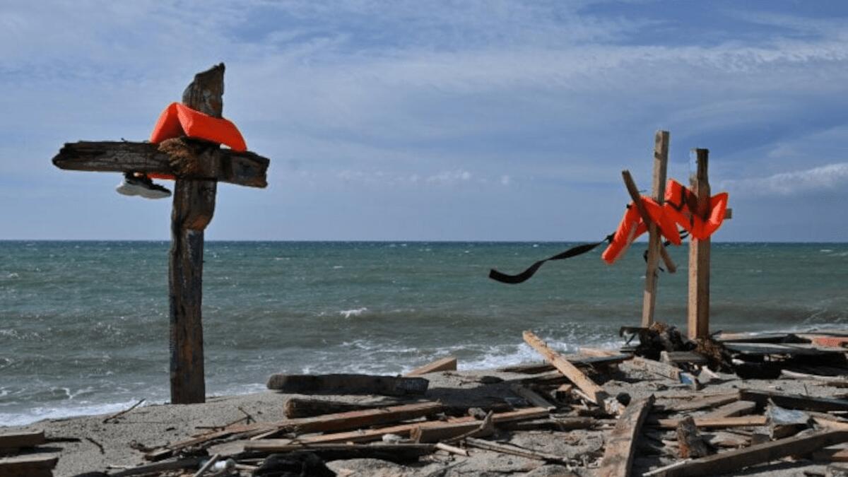 La via Crucis del Migrante: nel Catanese Pasqua dedicata ai migranti morti: “Aggrappàti ad una Croce” - 