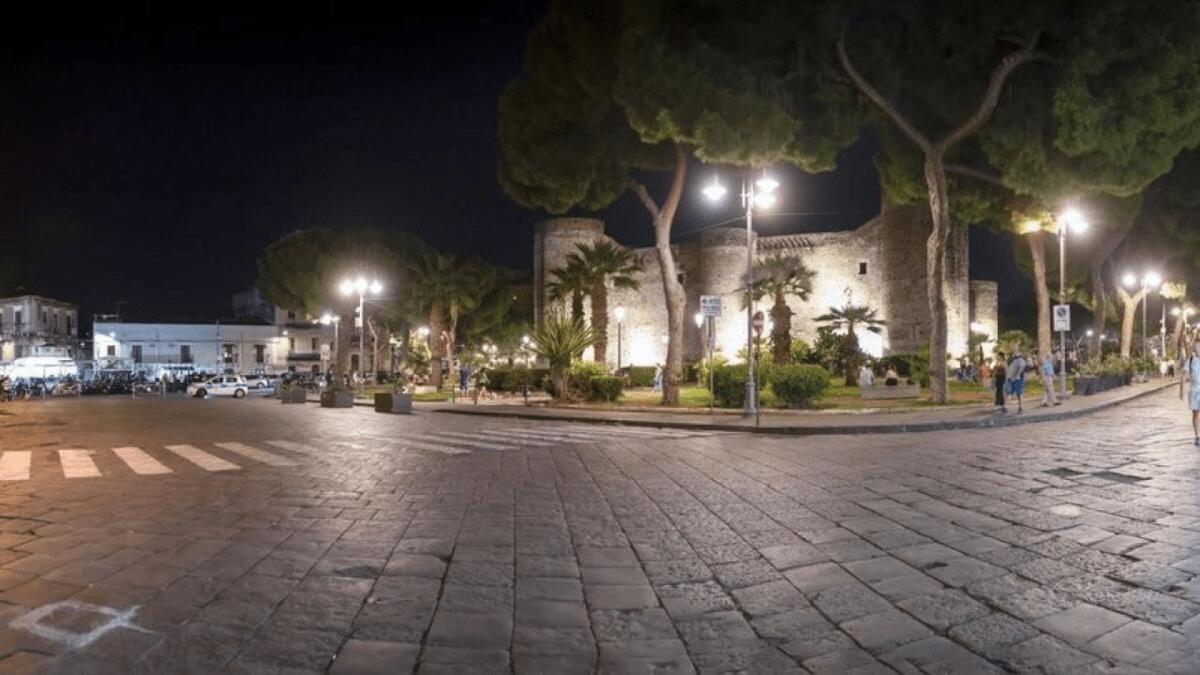Diversi furti in centro storico: fermati 2 rumeni colti in flagranza, in possesso di monete e birre - 