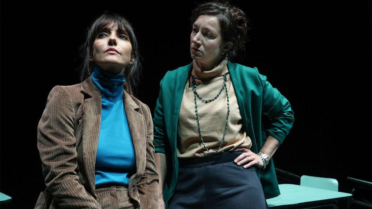 Teatro ABC, Bullismo e colpa al centro del dramma 'Il nodo' con Ambra Angiolini e Arianna Scommegna - 
