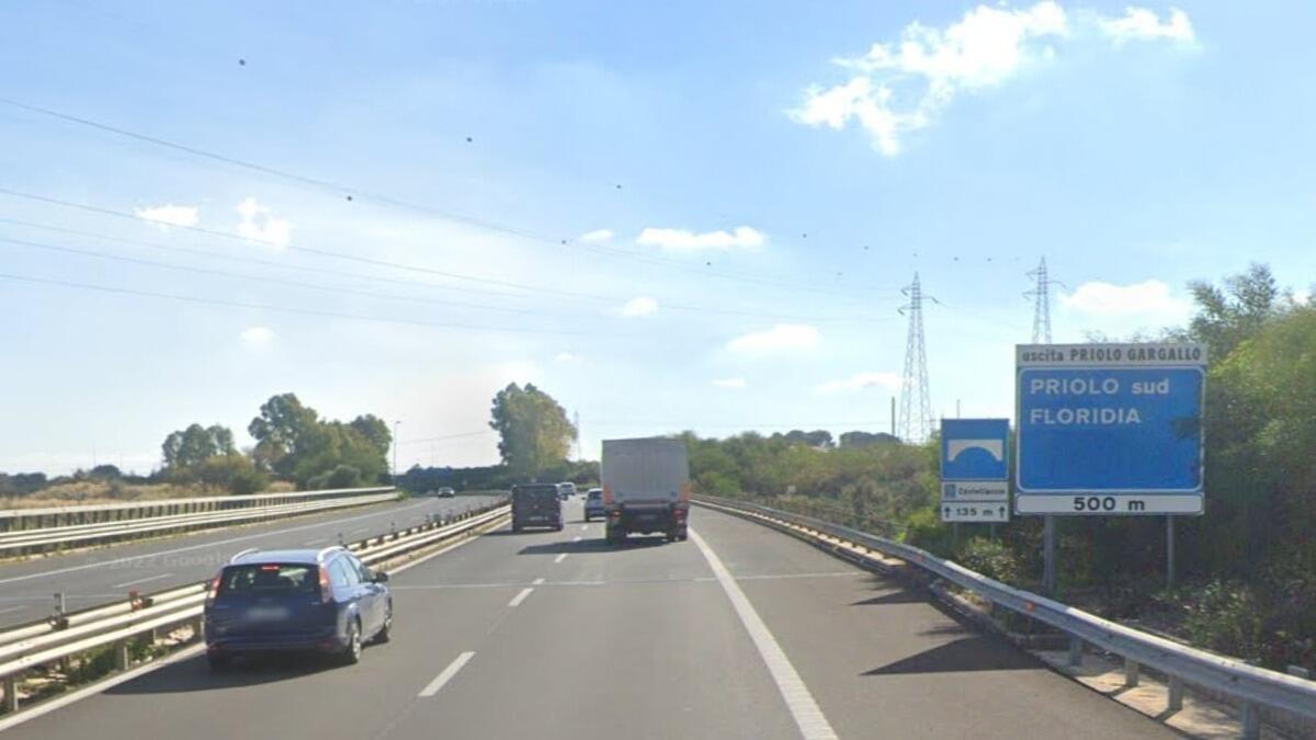 Incidente sulla A18, quattro feriti e due mucche decedute - 