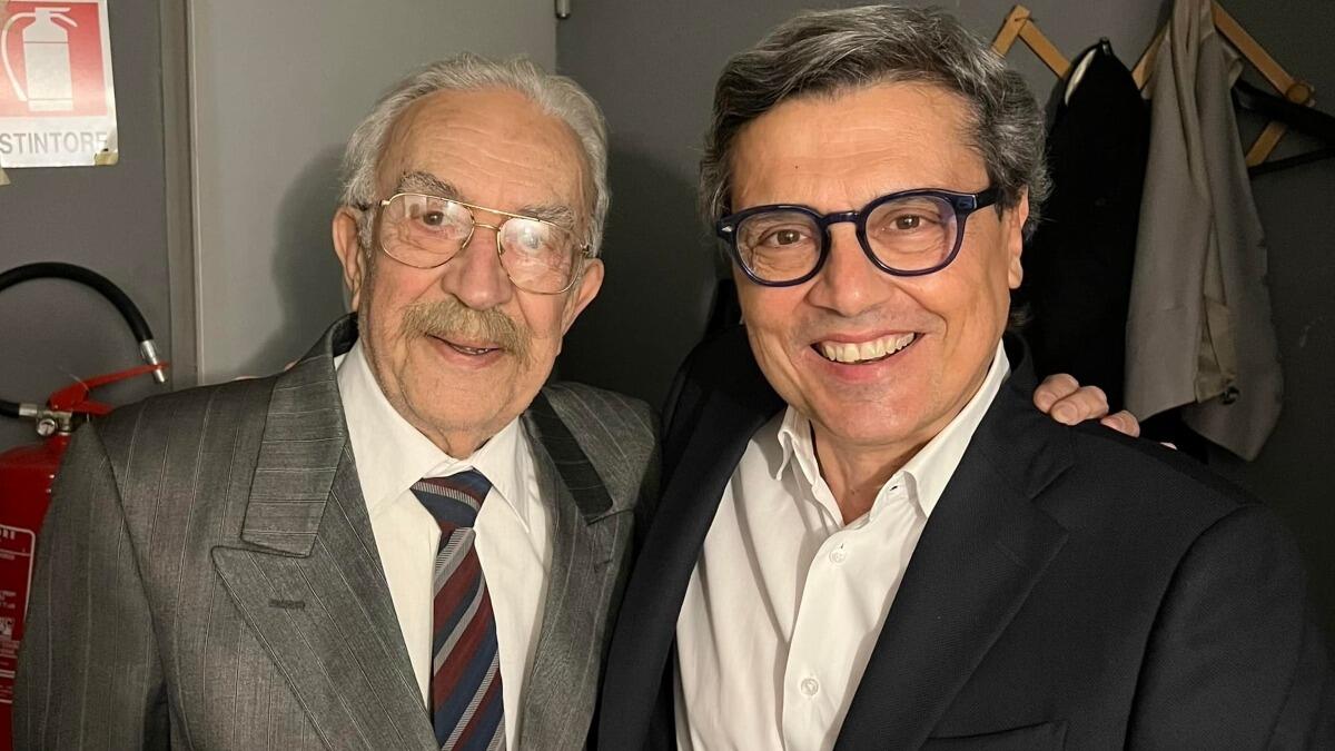 L'emozionante omaggio di Salvo La Rosa ad un'icona del teatro catanese: ecco di chi si tratta - 