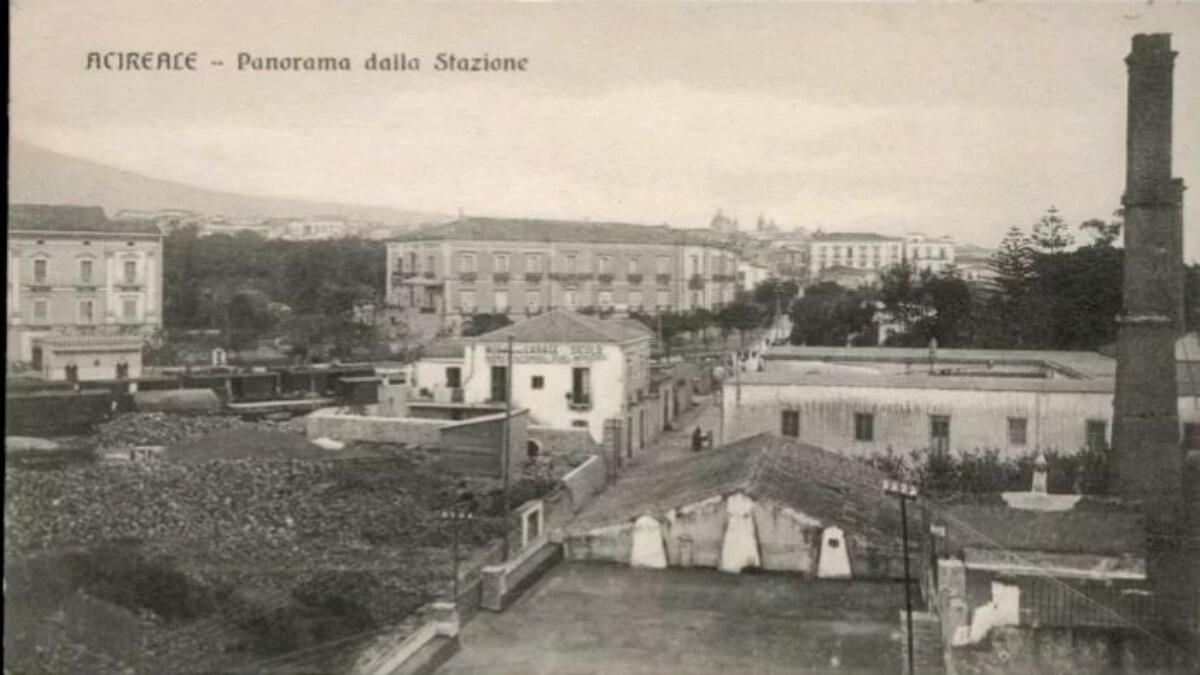 Retrospettiva su Acireale: 10 foto che mostrano il volto antico della città - 