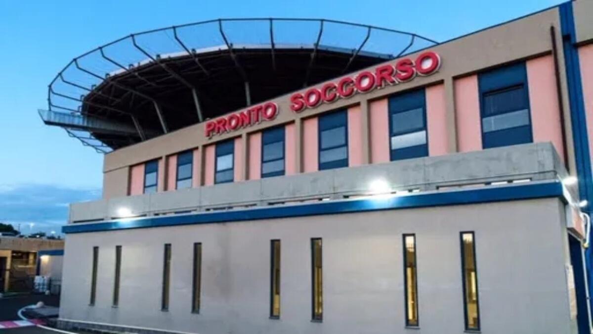 Donna accoltellata dall'ex, buone notizie dai medici - 