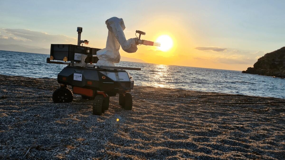 Bioblu: il robot che raccoglie e differenzia i rifiuti sulle spiagge, oggi primo “waste mob” - 