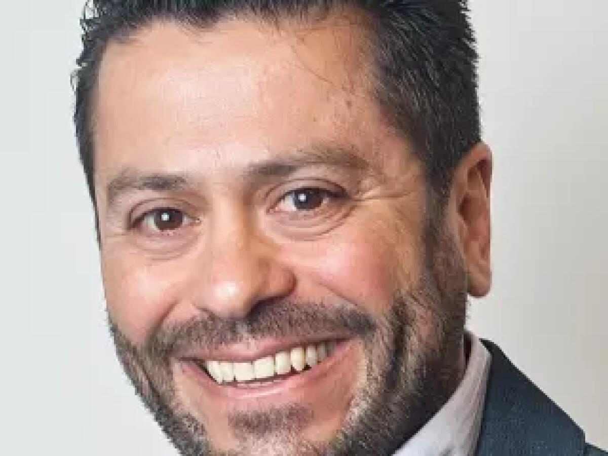Marco Rapisarda ed Agata Viola confermati capi di Gabinetto del Sindaco Giammusso: la sinergia lavorativa che fa la differenza - 