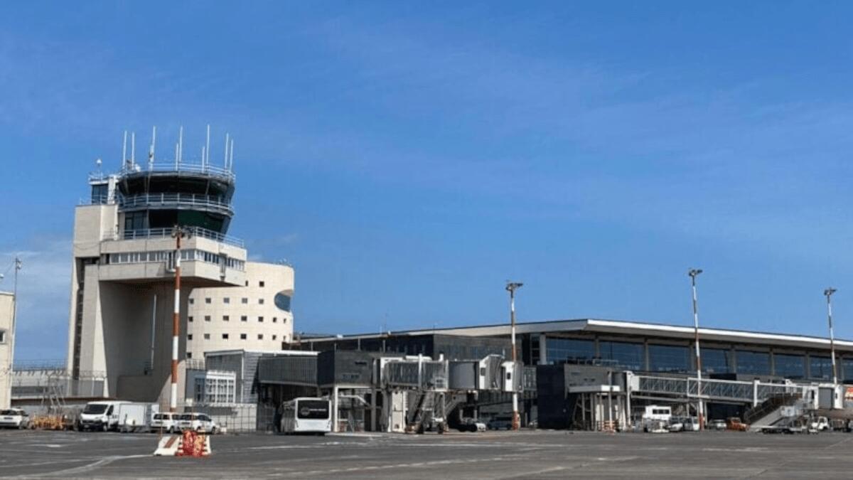 Paura all’aeroporto di Catania: fiamme da un motore nel volo per Ancona - 