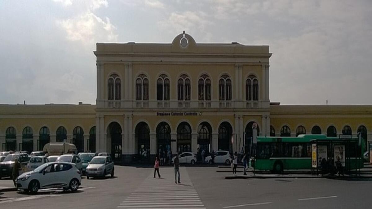 Aggressione alla stazione ferroviaria di Catania, identificato l'aggressore. Ecco i dettagli - 