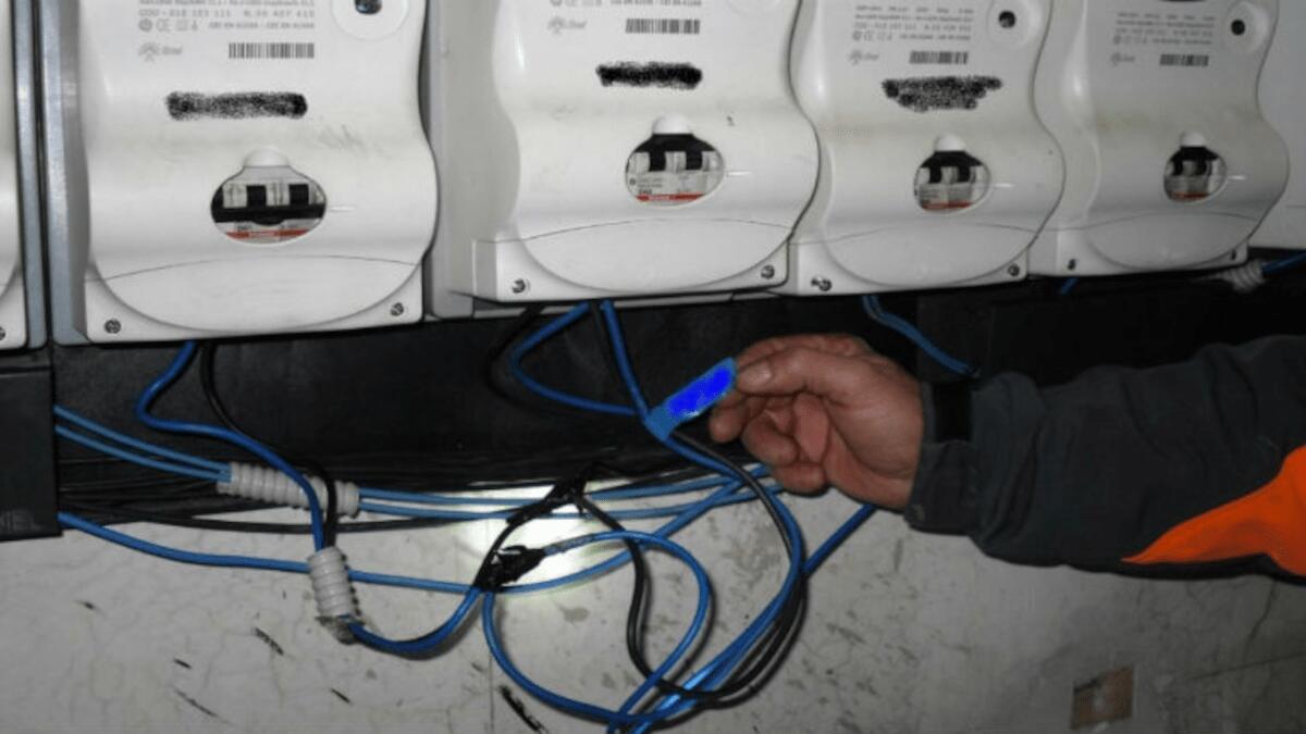 San Cristoforo: allaccio abusivo in palazzo, 7 famiglie rubavano energia elettrica - 