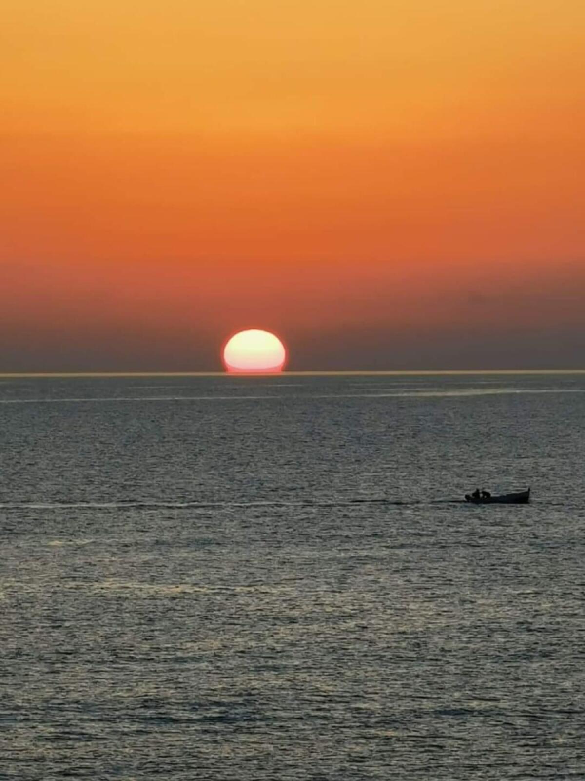 Catania tra sabbia e scogli, tutti i segreti del mare catanese in 10 foto - 