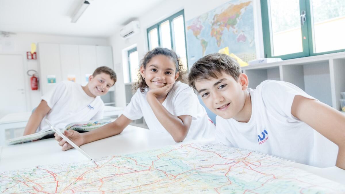 Preparare i Bambini al Mondo Globale: Vantaggi dell'Educazione Bilingue della BDC School - 