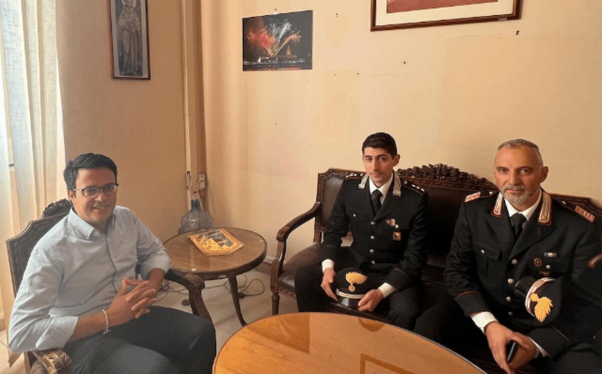 Visita istituzionale del nuovo comandante dei Carabinieri a Riposto: il sindaco Vasta ribadisce il sostegno alla legalità - 