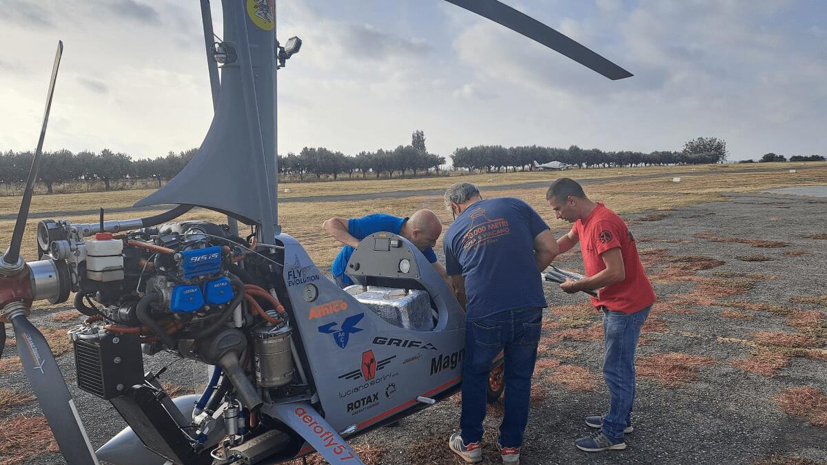 Franco Italiano: non va il primo tentativo di stabilire un nuovo record mondiale di altitudine in autogiro - 