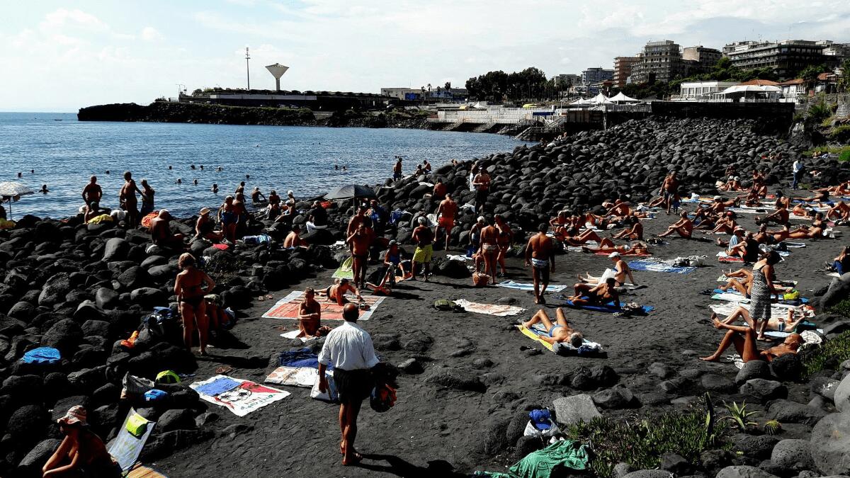 Malore mentre nuota: morto annegato 60enne a San Giovanni Li Cuti - 