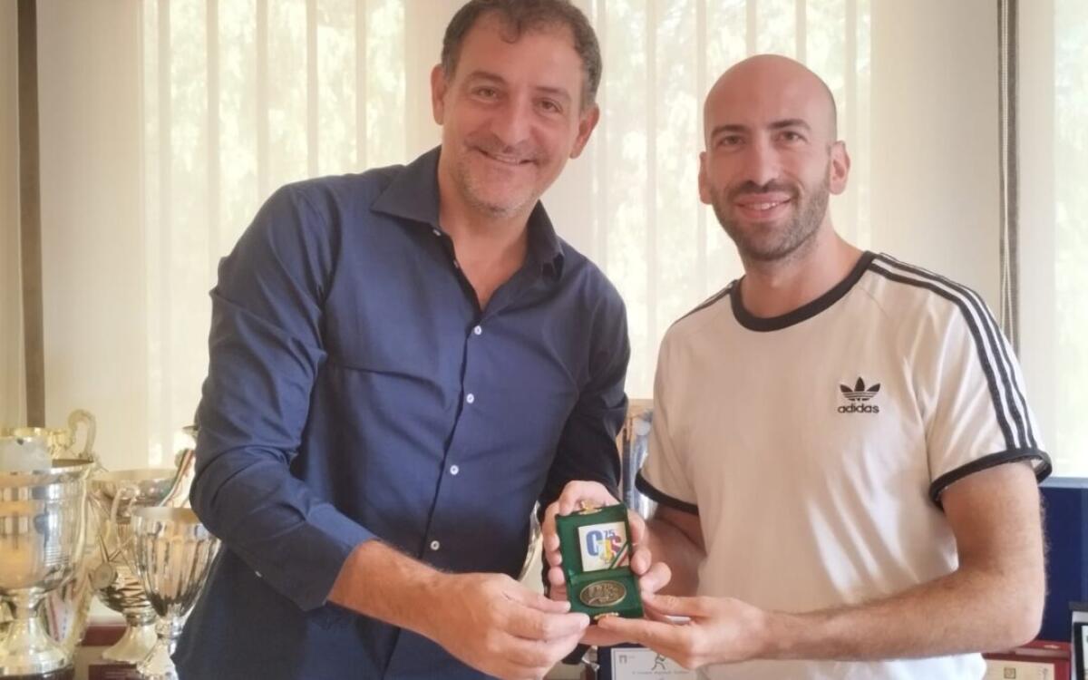 Andrea Santarelli, campione del mondo di spada a squadre, svela i segreti del successo nel nuovo video-intervista al CUS Catania! - 
