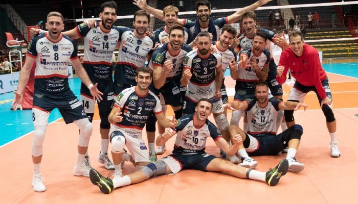Saturnia Volley di Catania trionfa nella sua prima partita casalinga di SuperLega: la gioia esplode al PalaCatania! - 