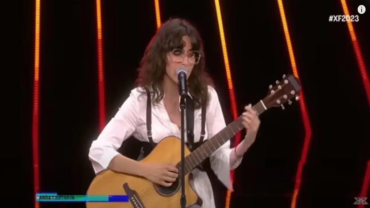 Anna Castiglia a X Factor, standing ovation per la figlia d'arte catanese - 