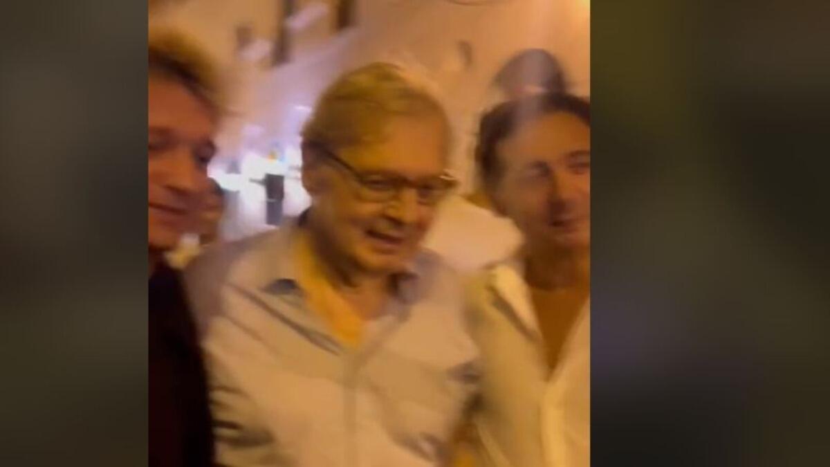 Vittorio Sgarbi a Palermo si lascia travolgere dalla movida, ma cosa smorza il suo entusiasmo? Il video - 