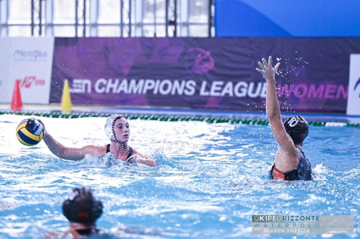 Ekipe Orizzonte di Catania trionfa con un netto 30-6 contro il Como Nuoto: Claudia Marletta protagonista con 10 gol! - 