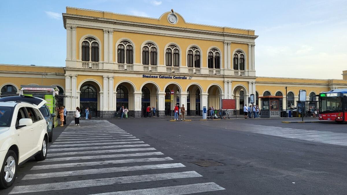 Intervento tempestivo della Polizia ferroviaria: riportato a casa un giovane catanese - 