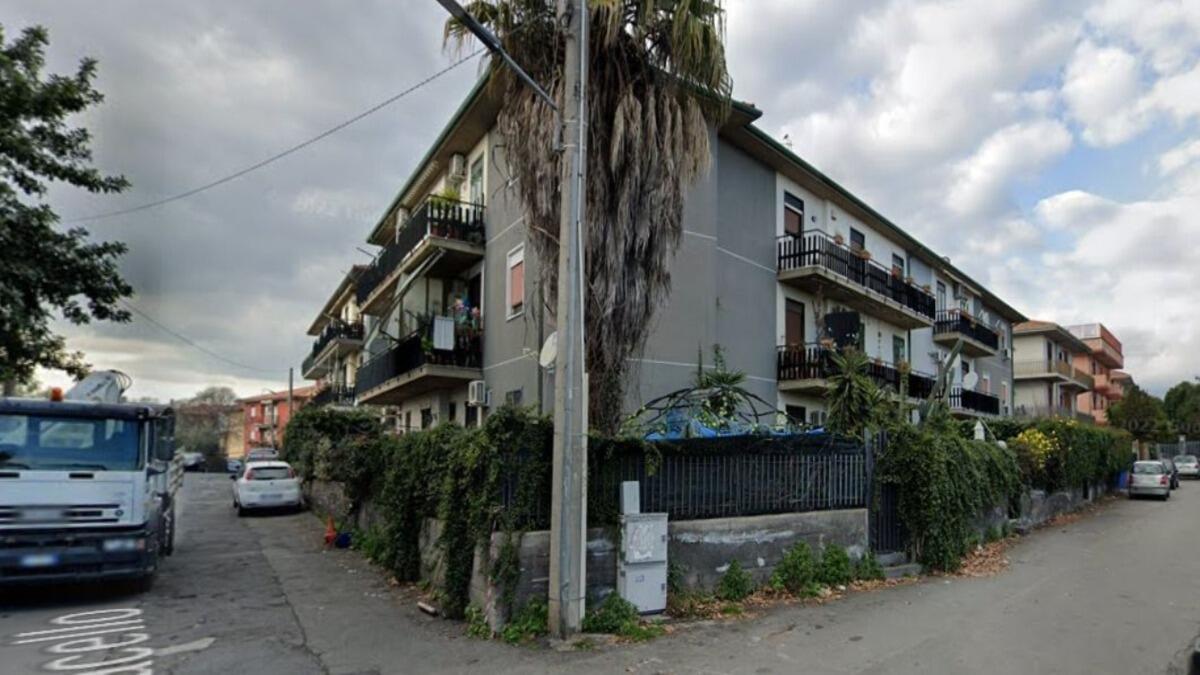 Incendio a Mascalucia, i Carabinieri intervengono in via Macello. I dettagli - 