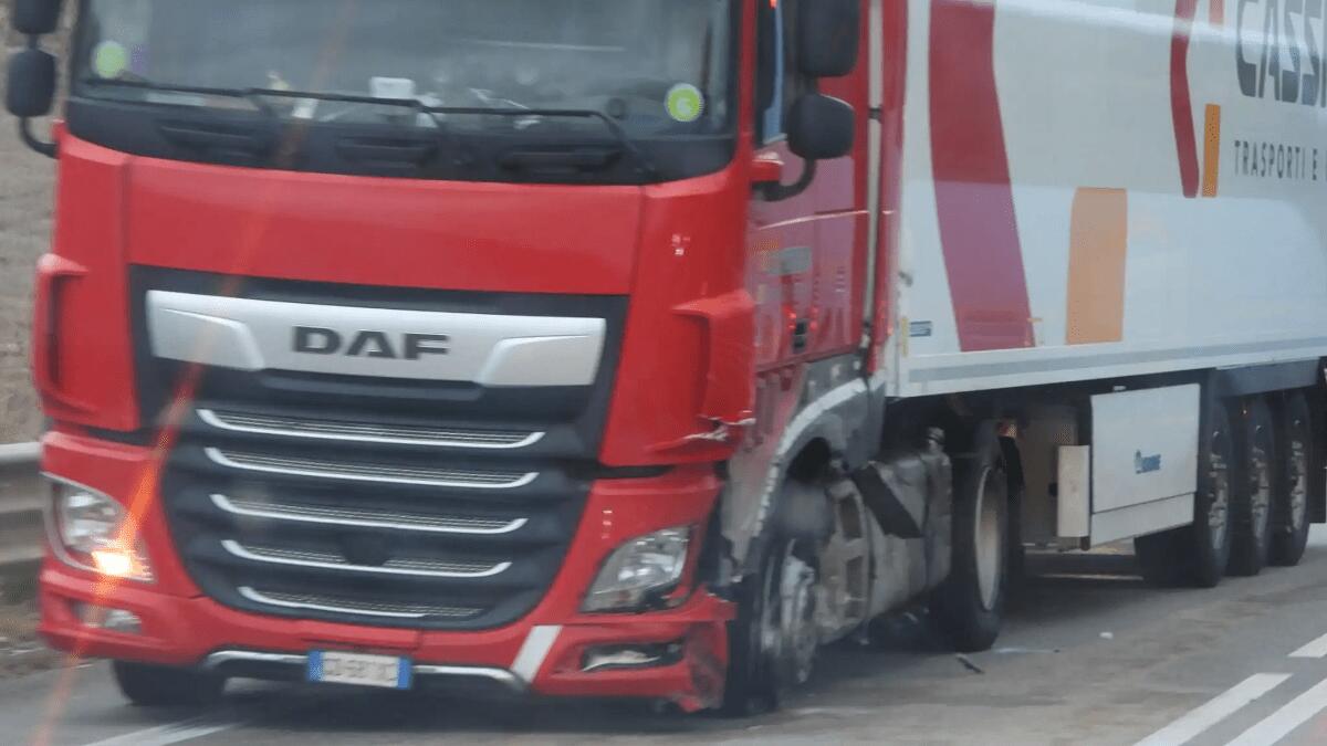 Incidente mortale Ragusa-Catania: scontro tra Tir e auto all’altezza del bivio per Licodia Eubea - 