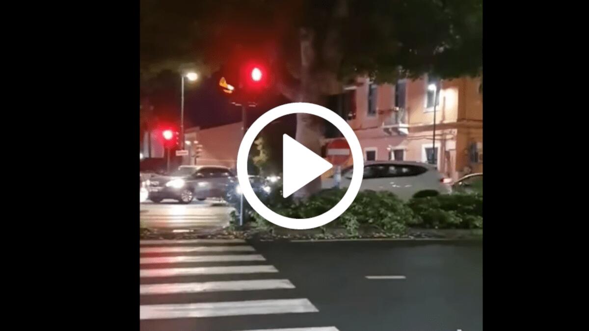 Dopo l’omicidio stradale alla Circonvallazione la situazione peggiora: il video che indigna - 
